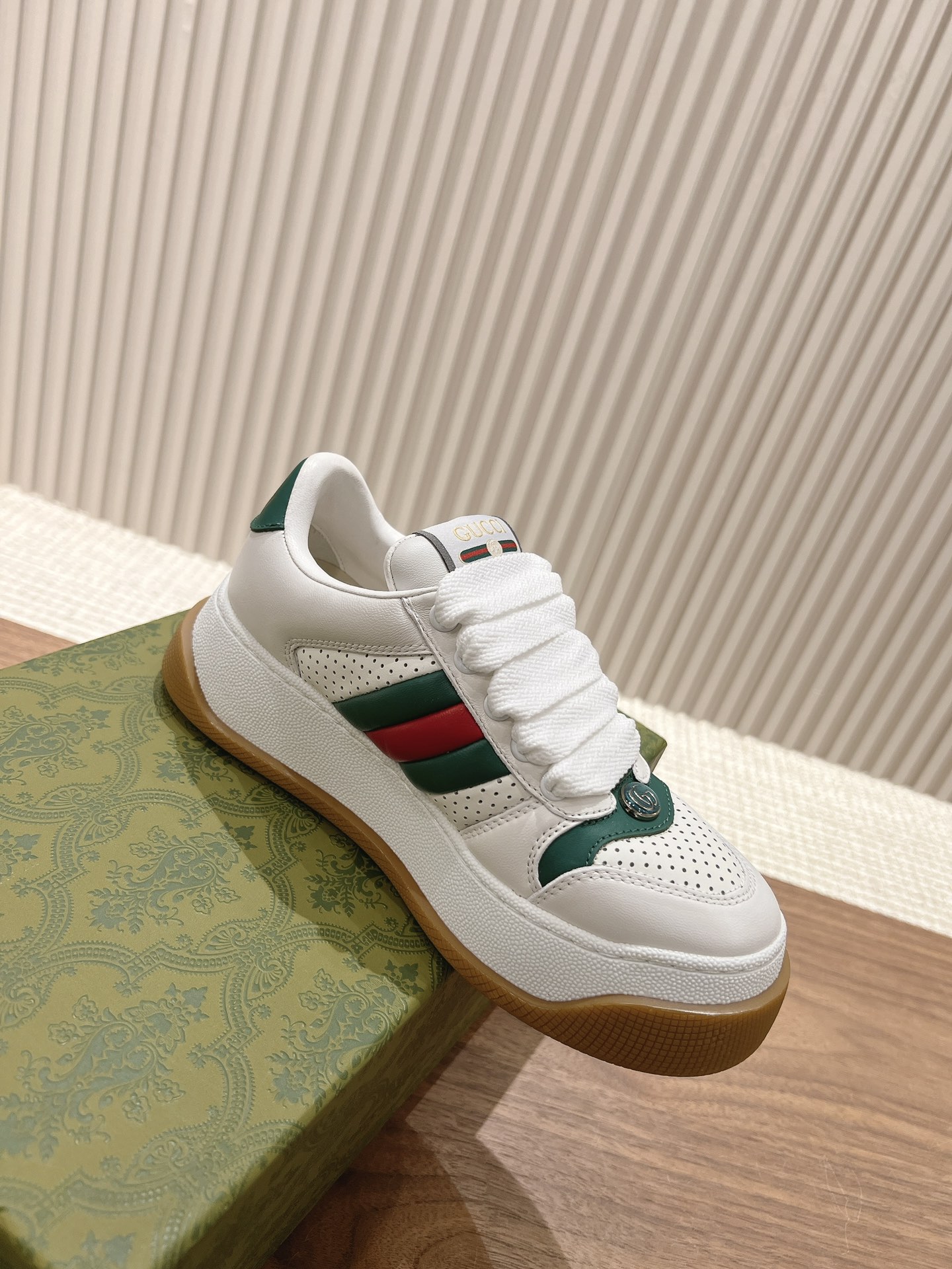 Gucci Sneakers-145