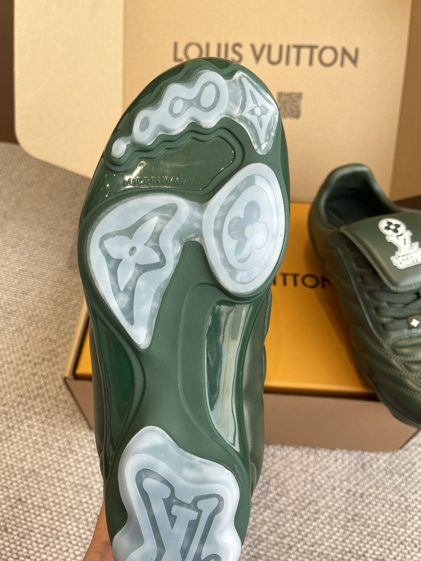 Lv Sneakers-108