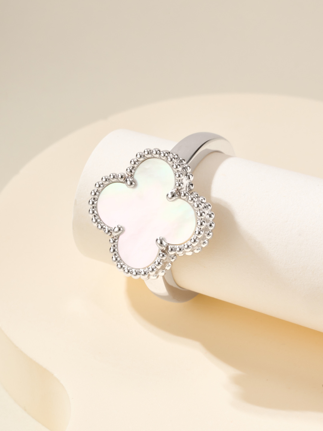 Van Cleef & Arpels ring-9