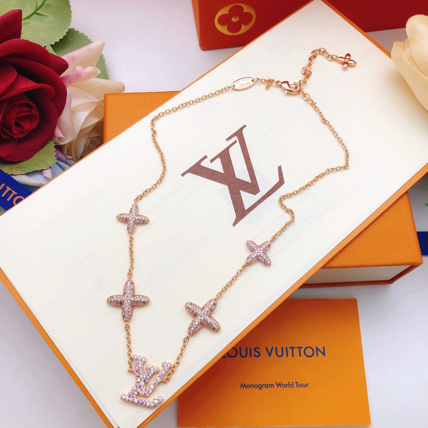 LV necklace-75
