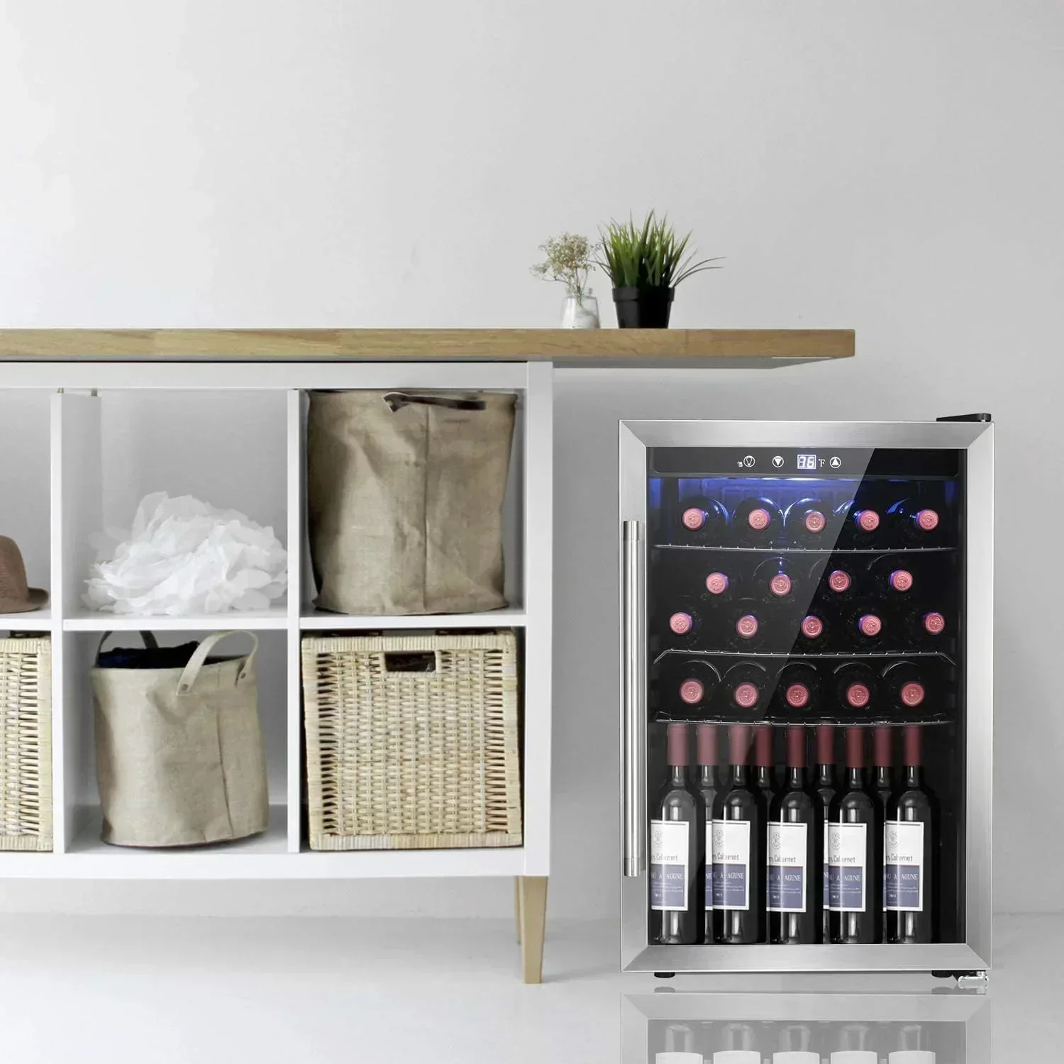 Wine Cooler/Cabinet Refrigerator Fridge