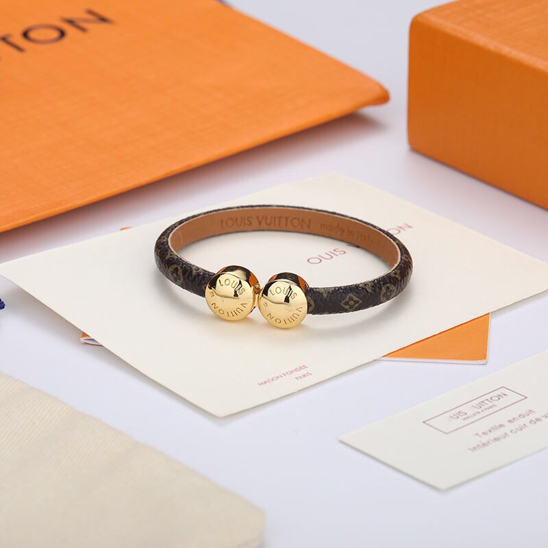 LV Bracelet-4
