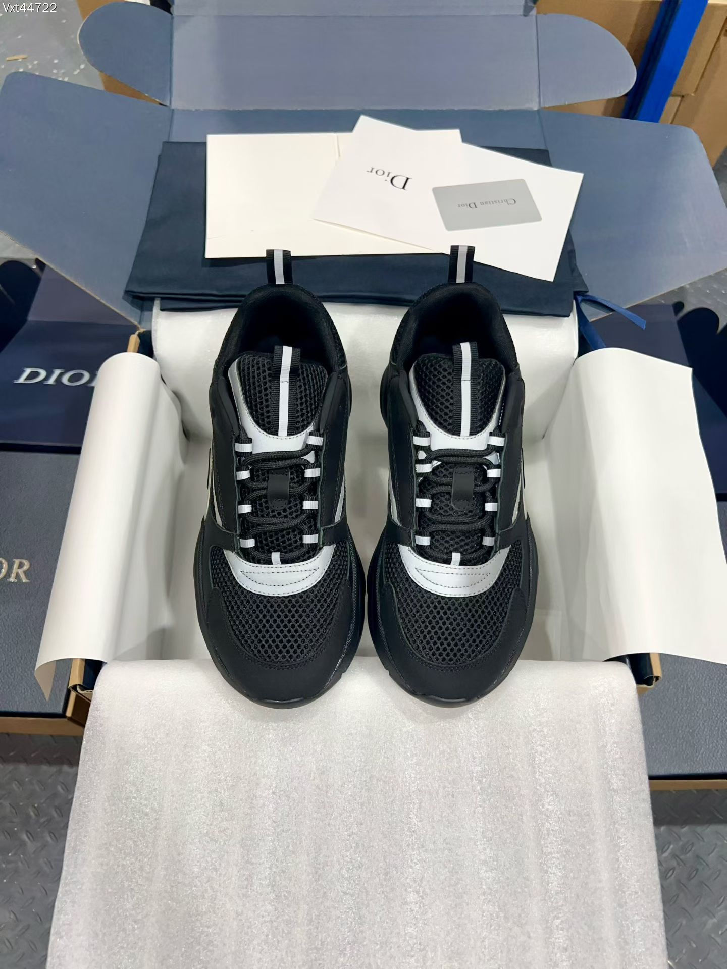 Dior Sneakers-8