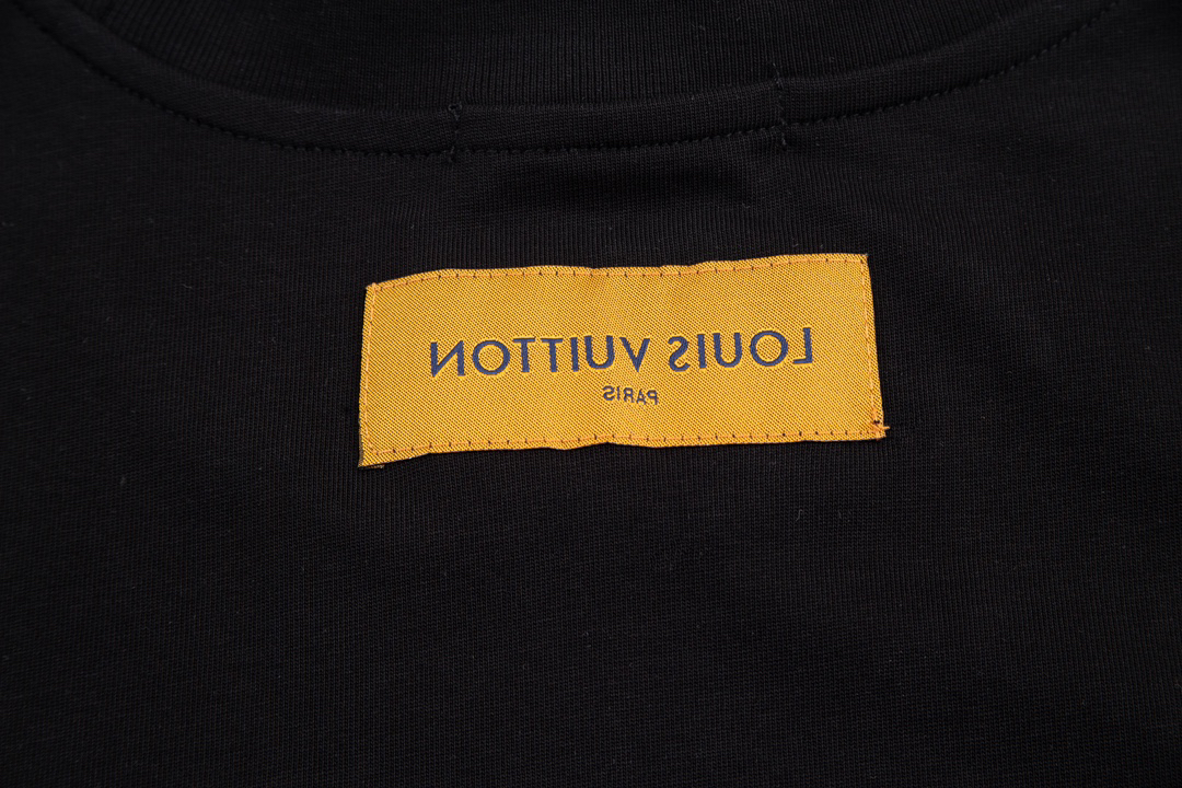 LV clothing-75