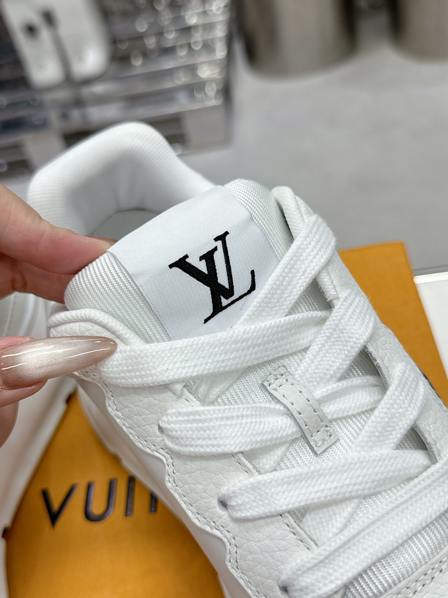 Lv Sneakers-6