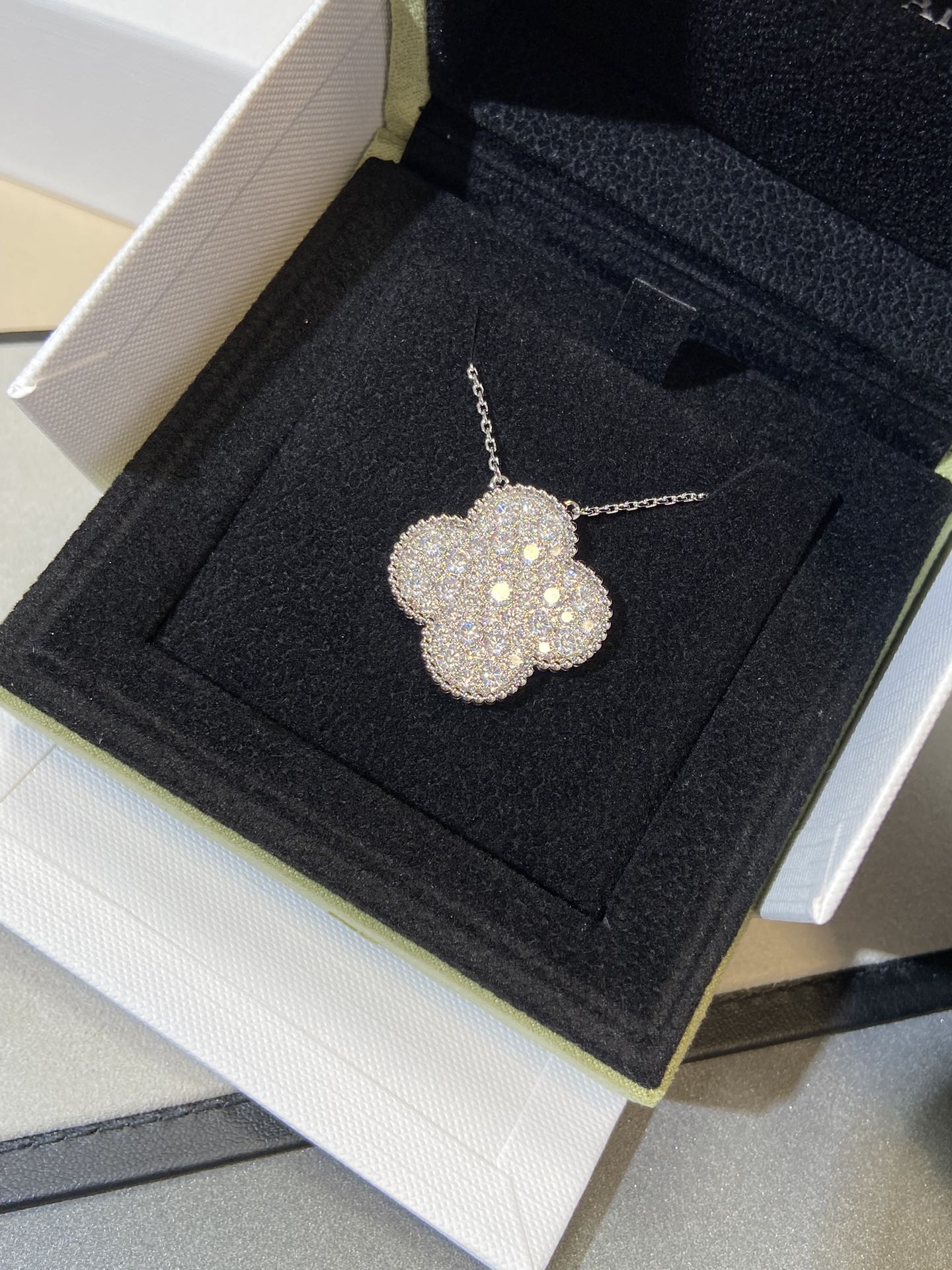 Van Cleef & Arpels necklace-105