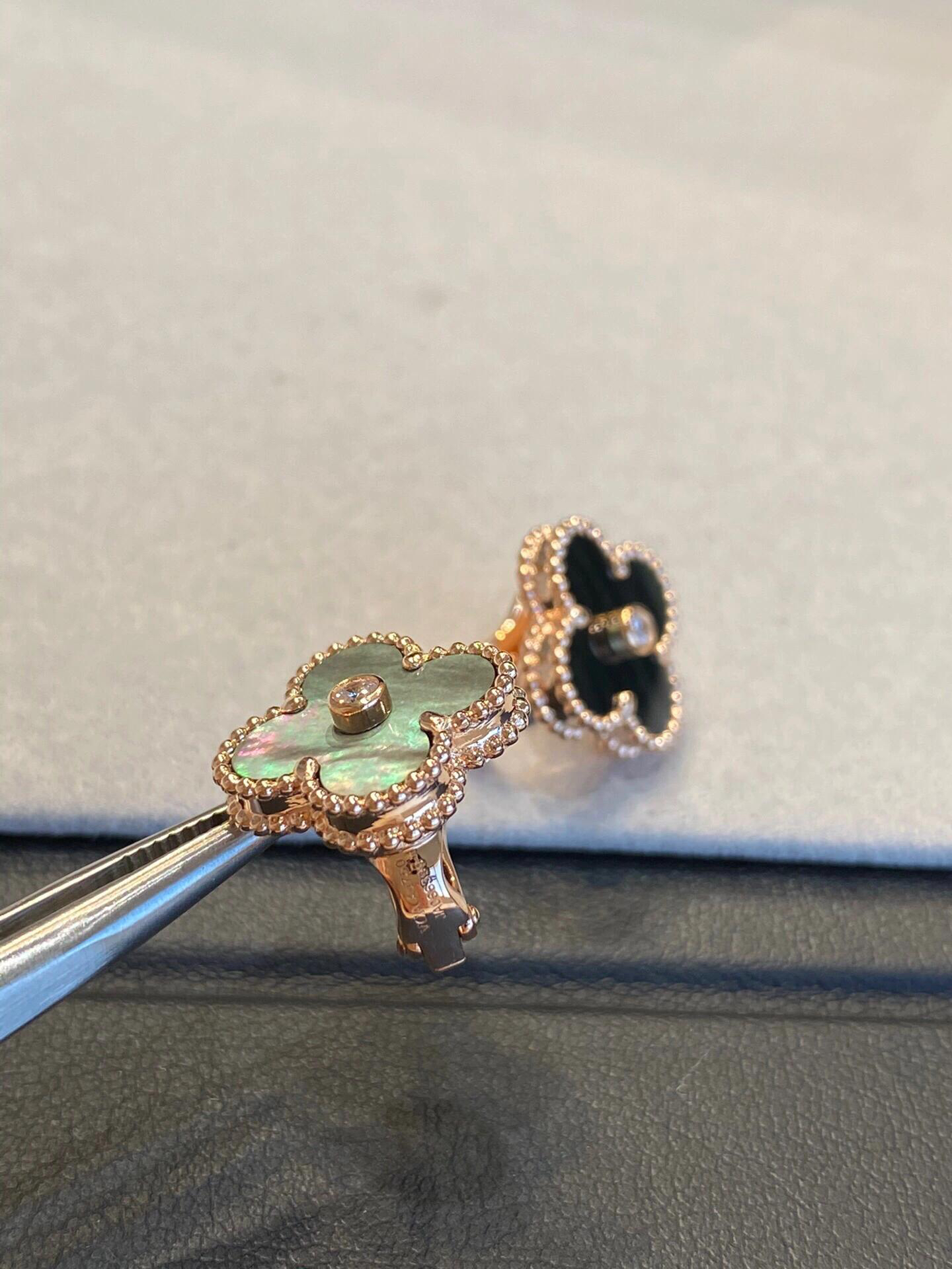 Van Cleef & Arpels earring-72