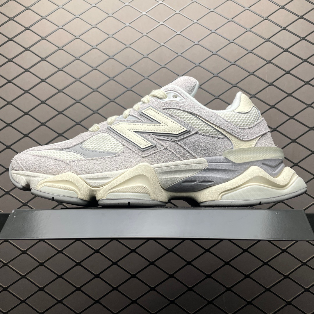 New Balance Sneakers-40