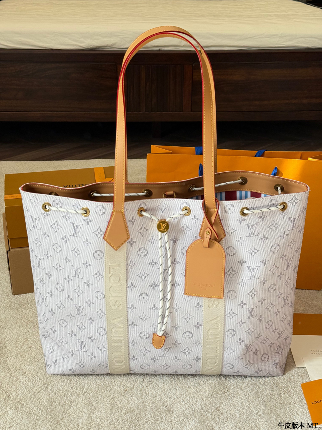 Louis Vuitton Hot New Product-177