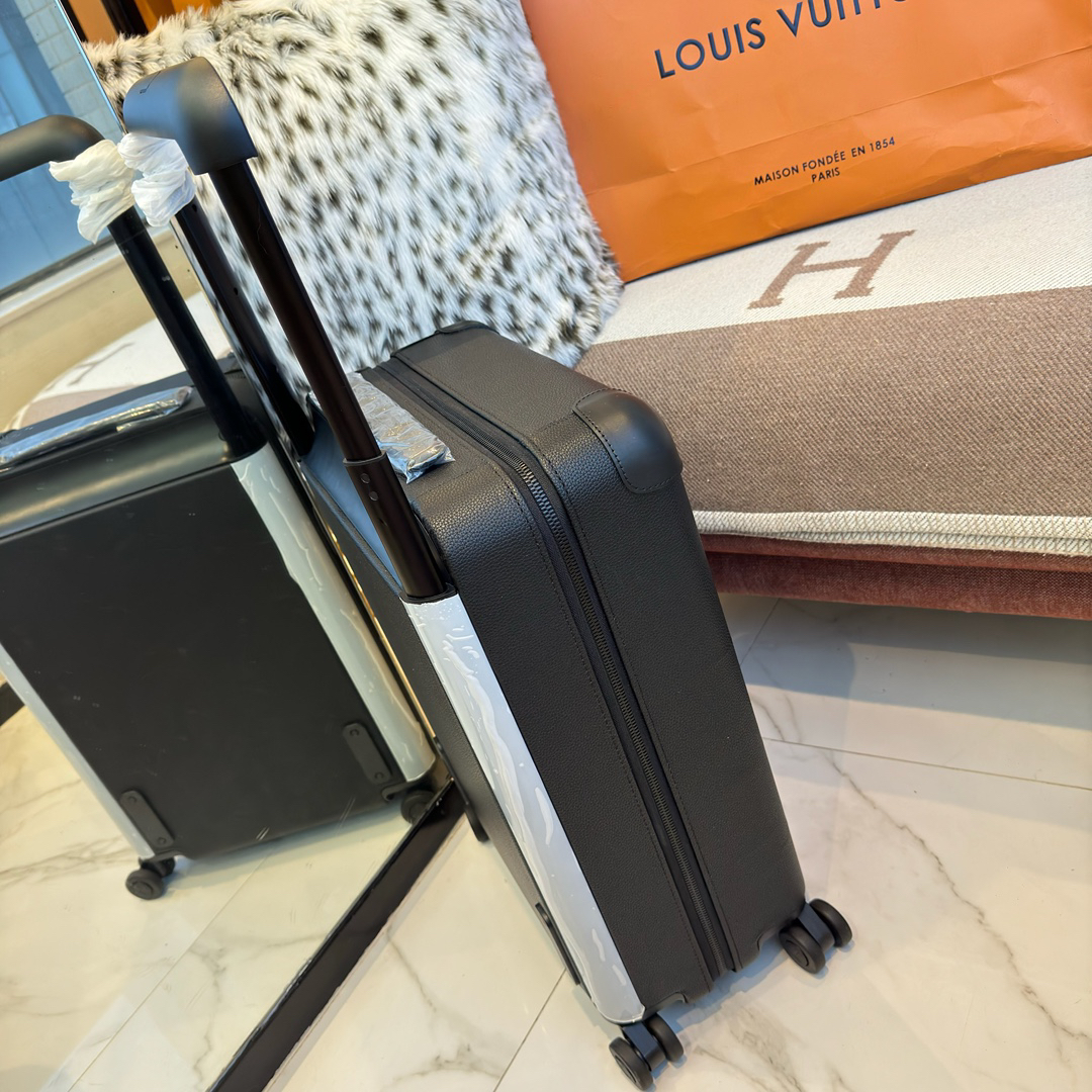 LV luggage-75