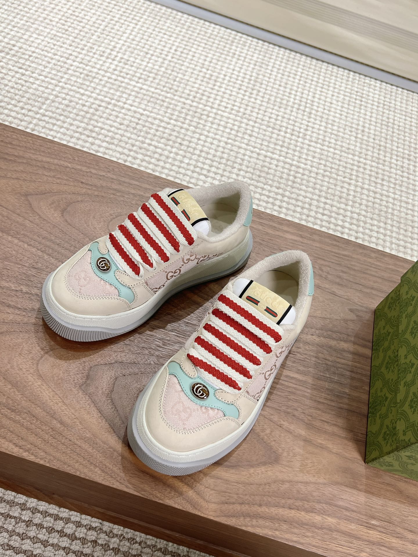Gucci Sneakers-144
