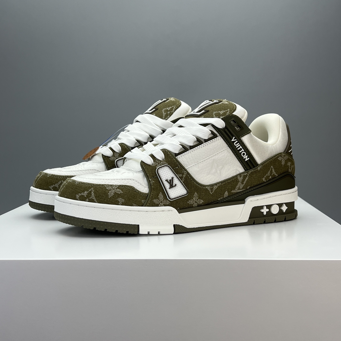 Lv Sneakers-135