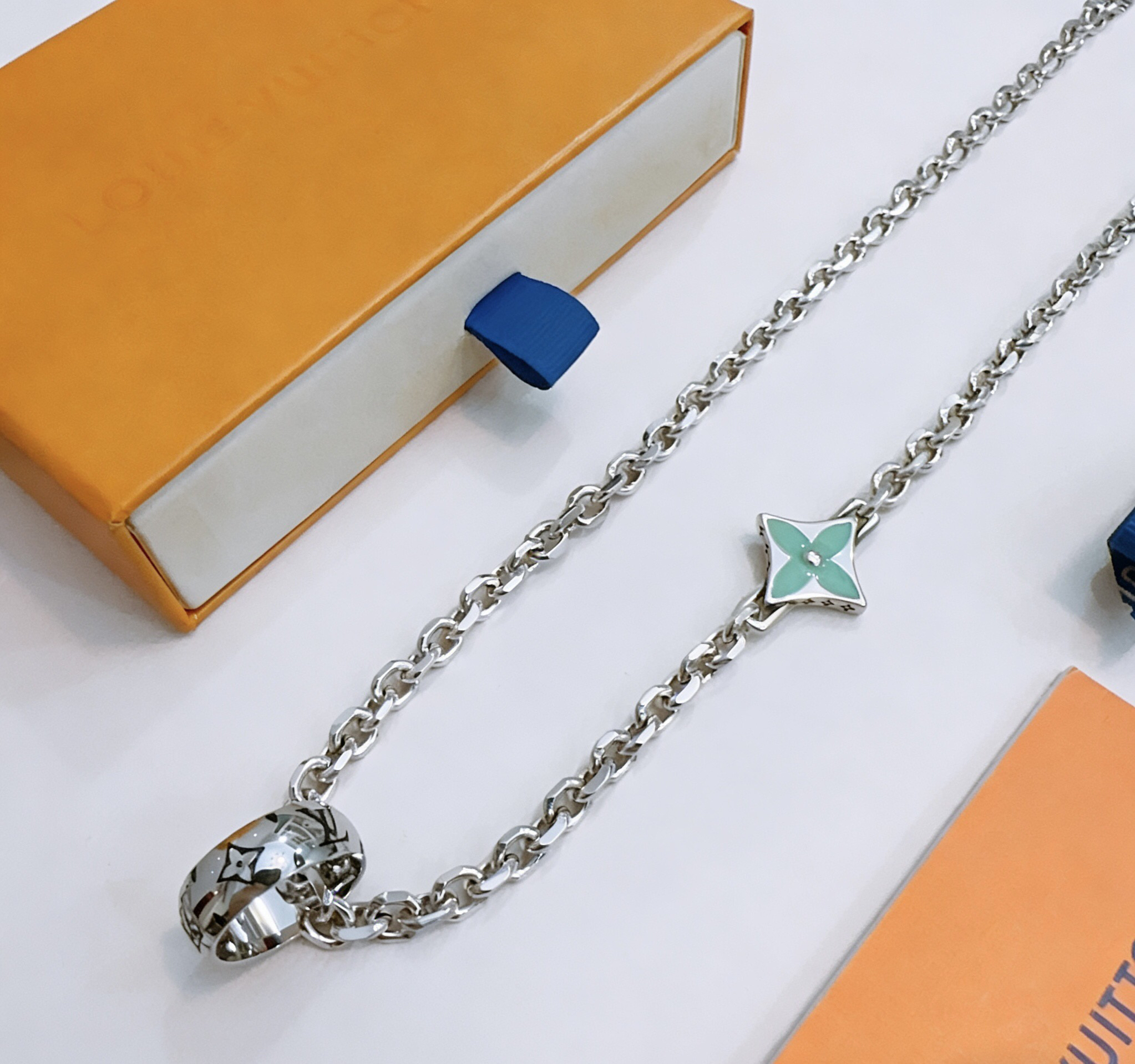 LV necklace-19