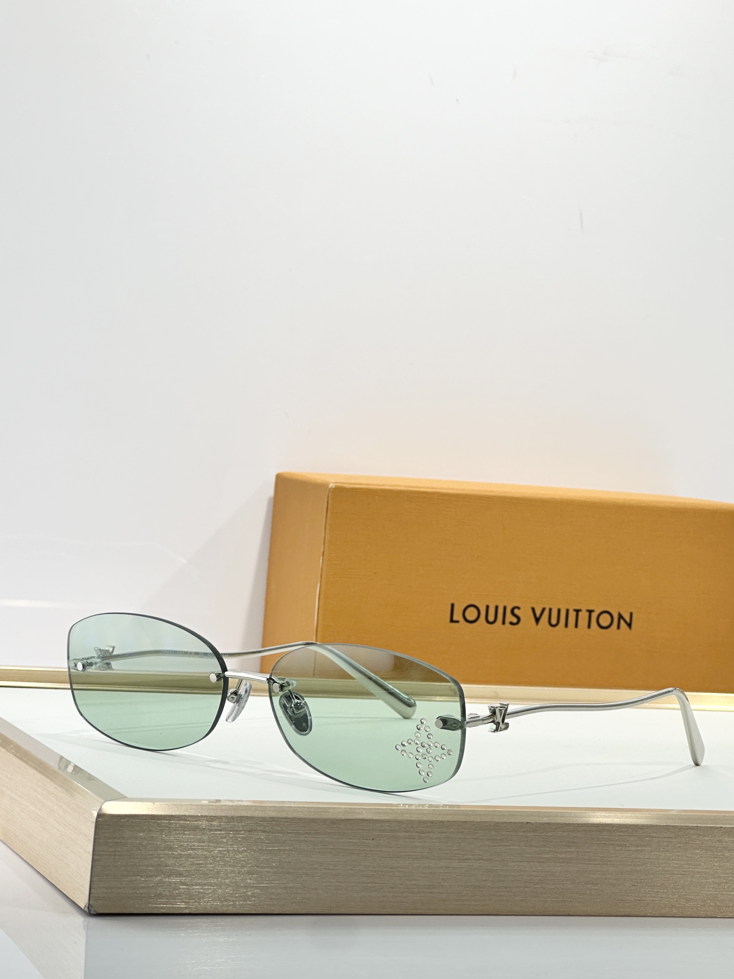 LV glasses-11