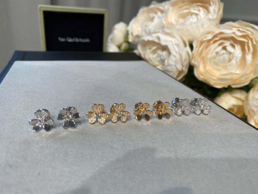 Van Cleef & Arpels earring-103