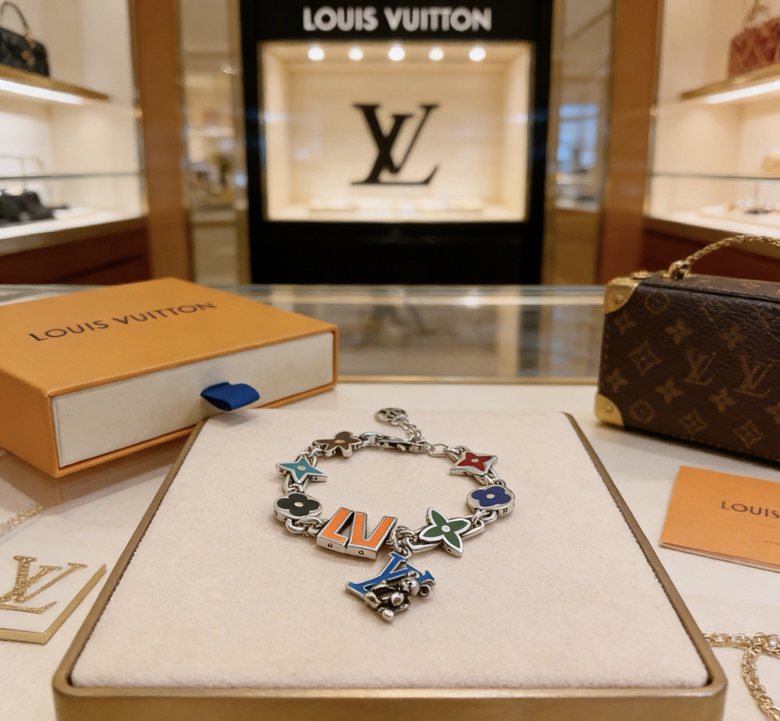 LV Bracelet-46