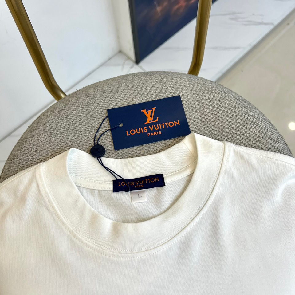 LV clothing-236