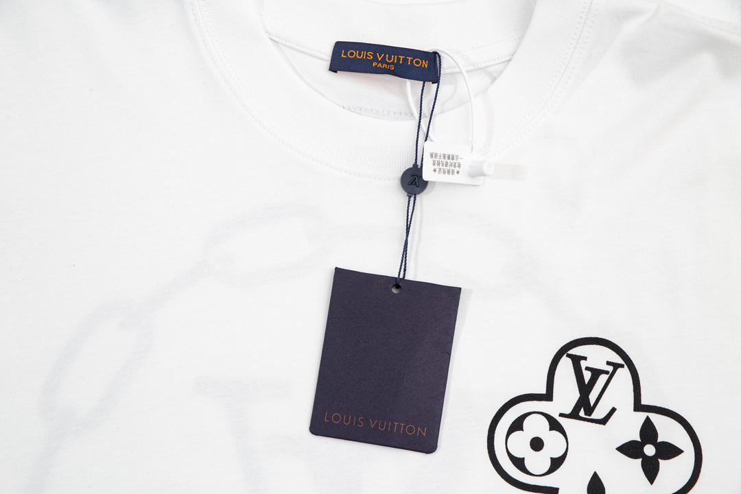 LV clothing-73