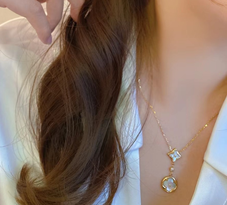 LV necklace-22