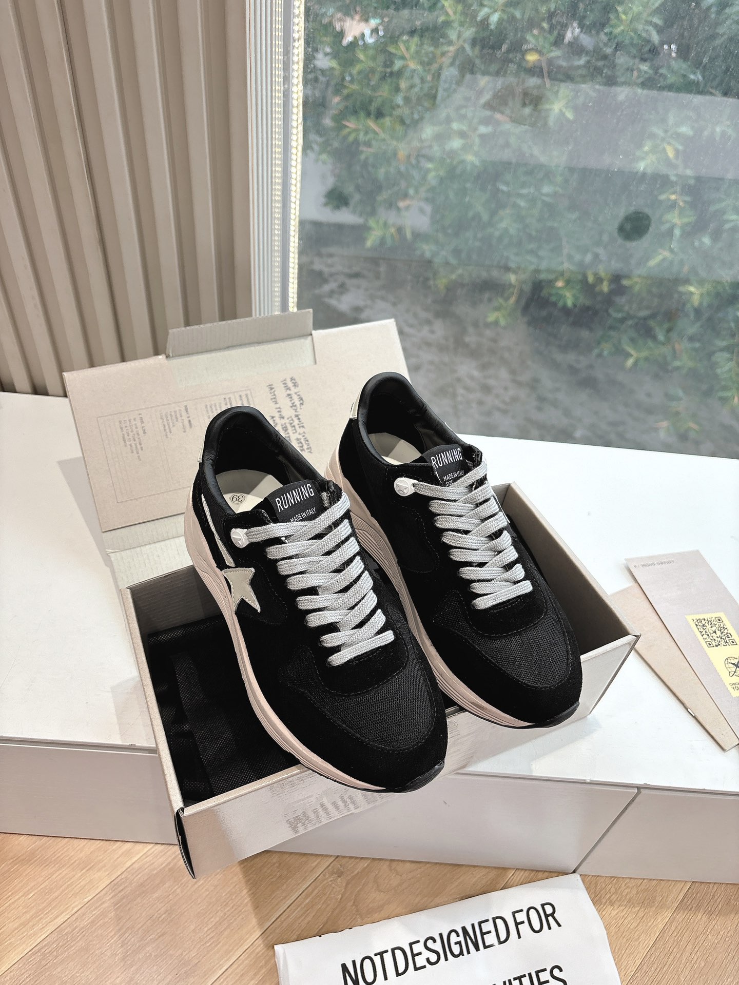 Golden Goose Sneakers-21