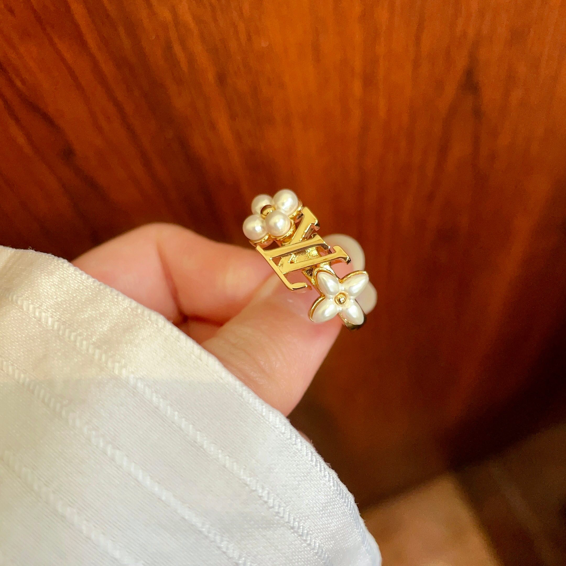 LV ring-55