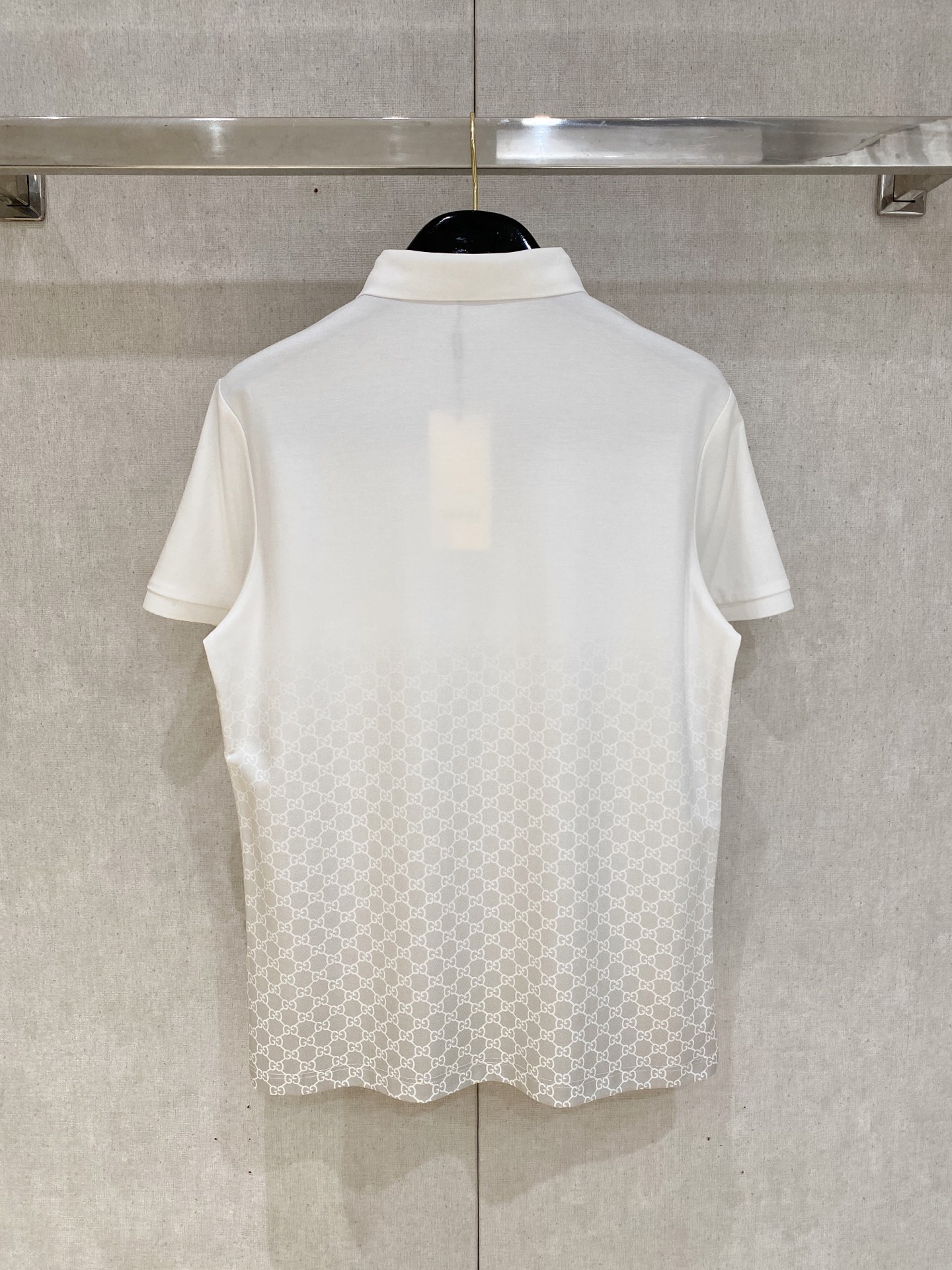 Gucci Clothing-197