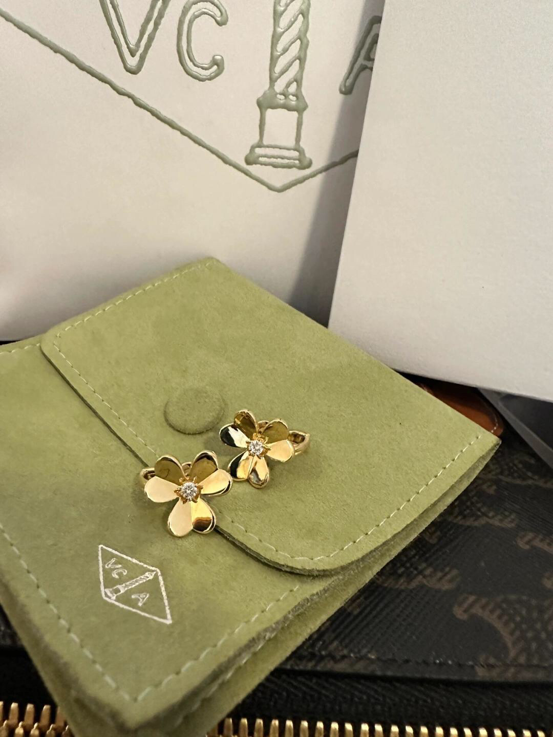 Van Cleef & Arpels earring-104