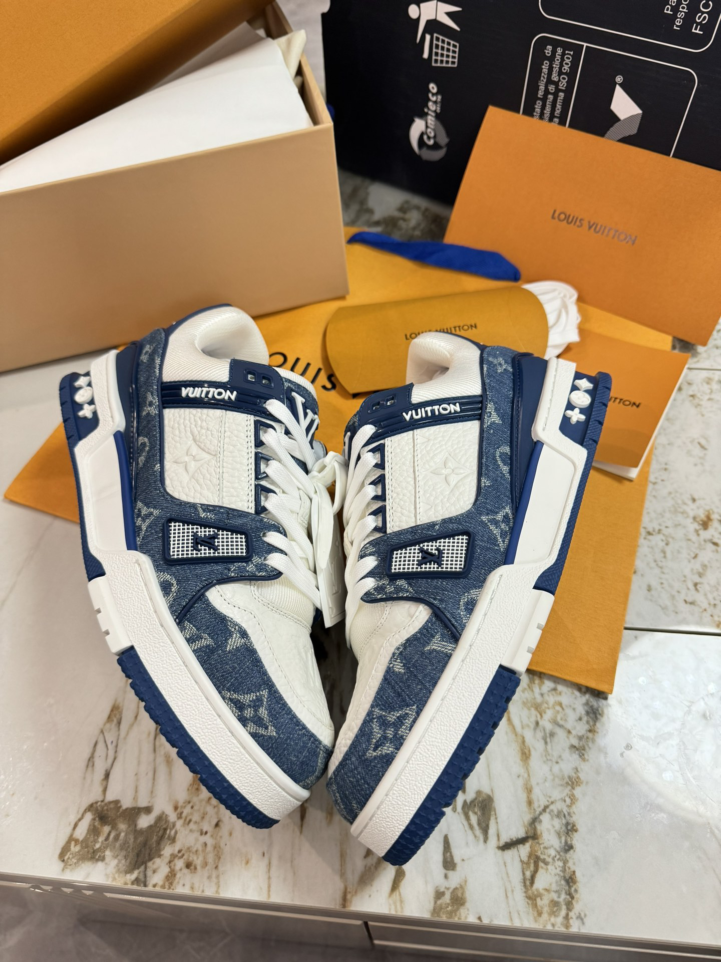 Lv Sneakers-111