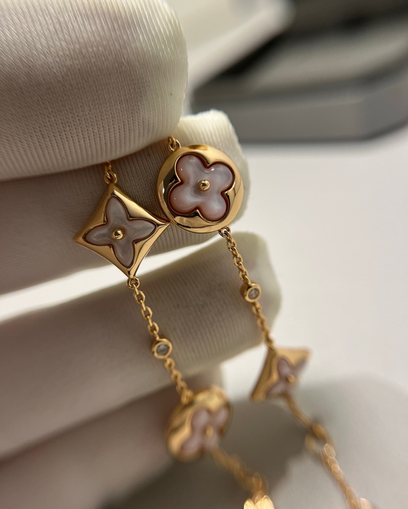 LV Bracelet-11