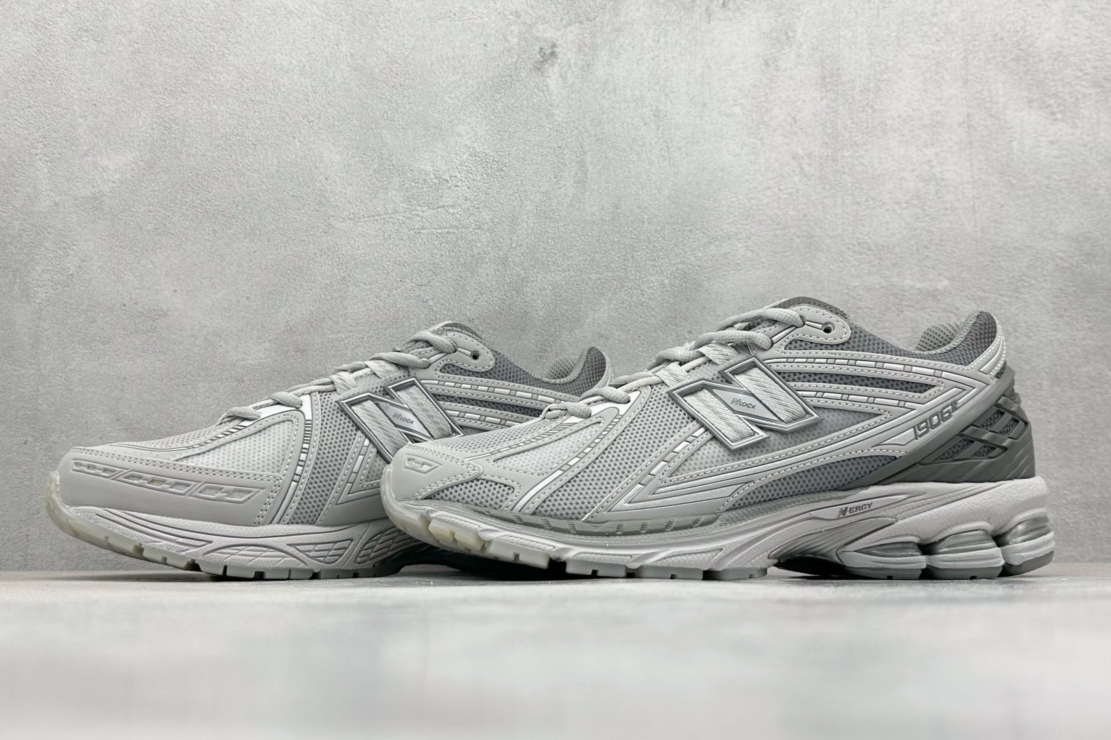 New Balance Sneakers-320