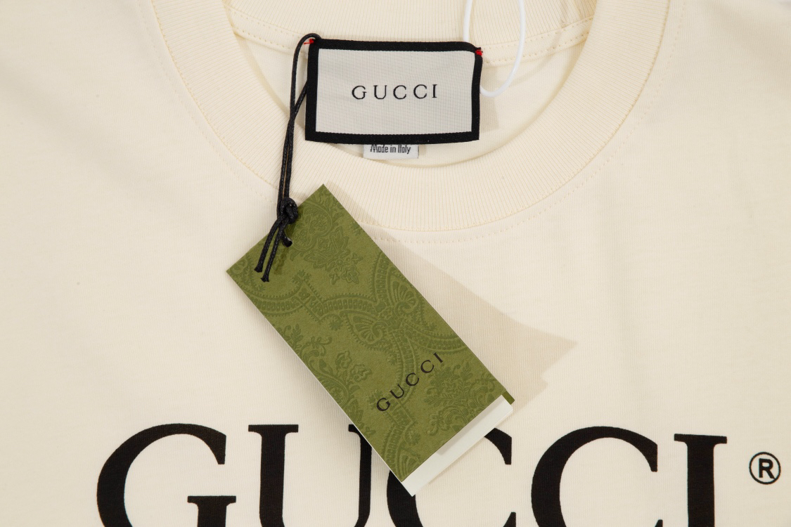 Gucci clothing-58