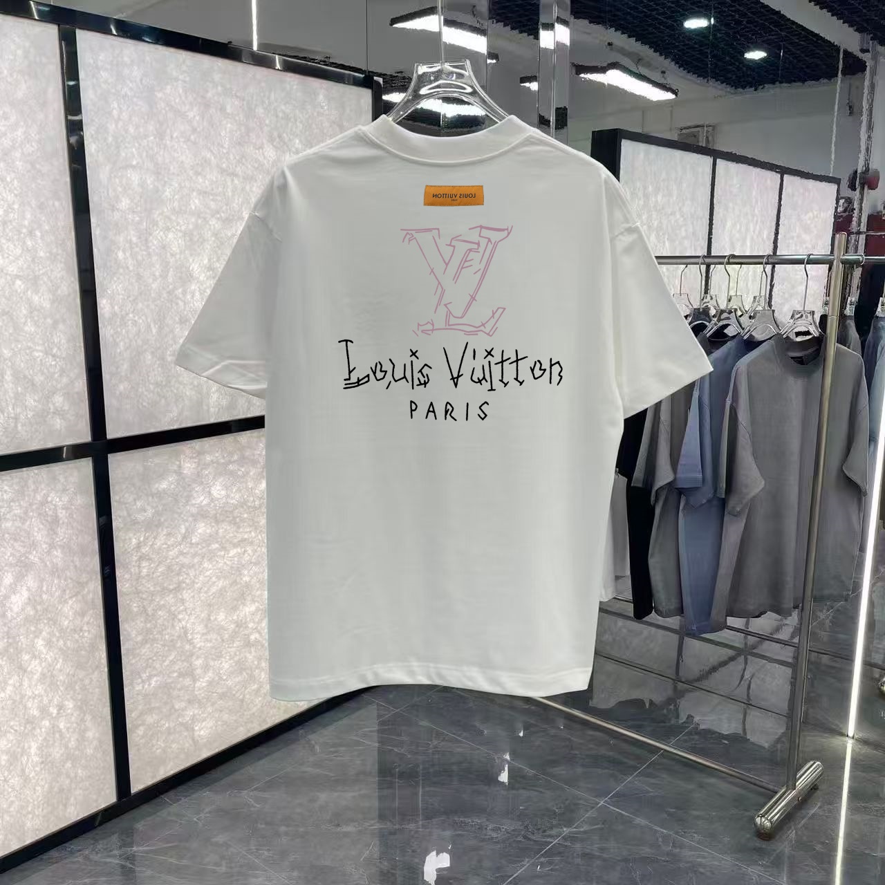 LV clothing-167