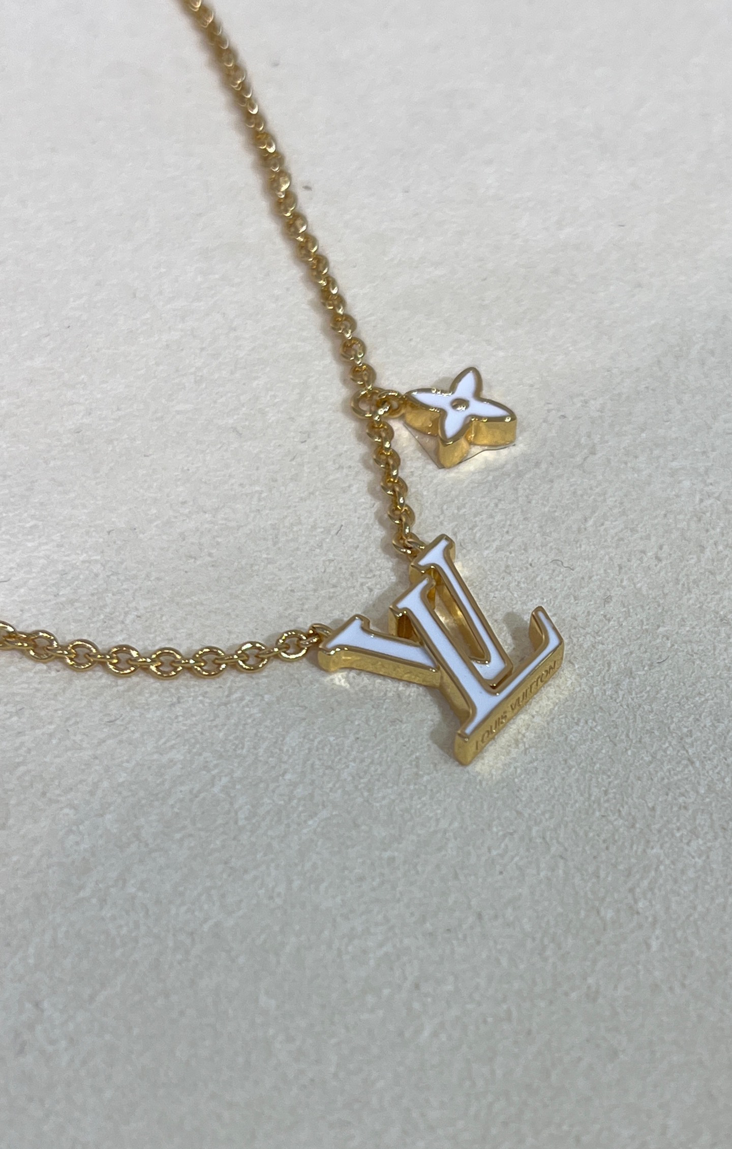 LV necklace-71