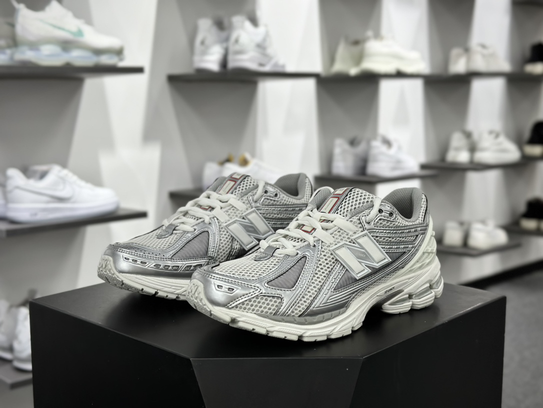 New Balance Sneakers-25