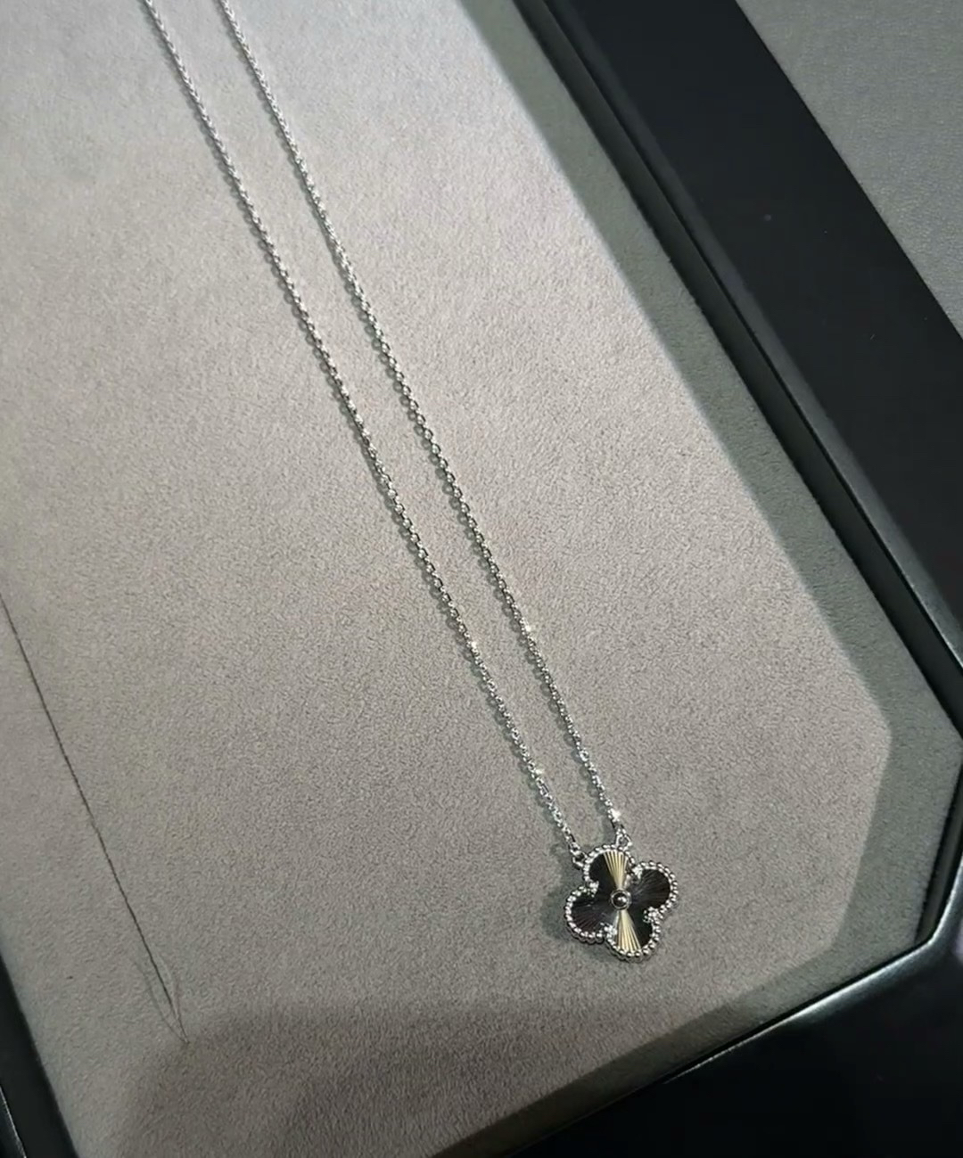 Van Cleef & Arpels necklace-58