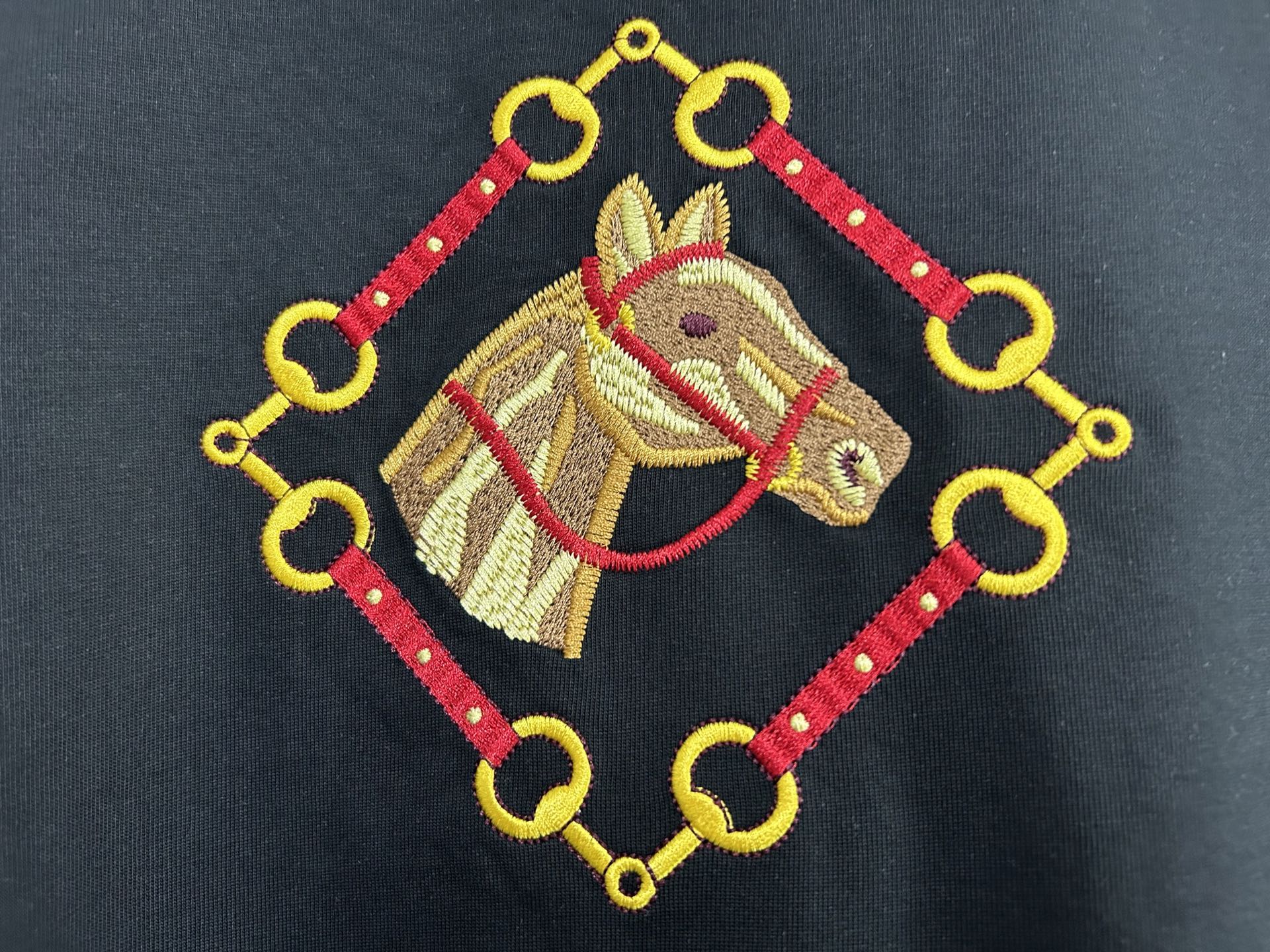 Gucci clothing-154