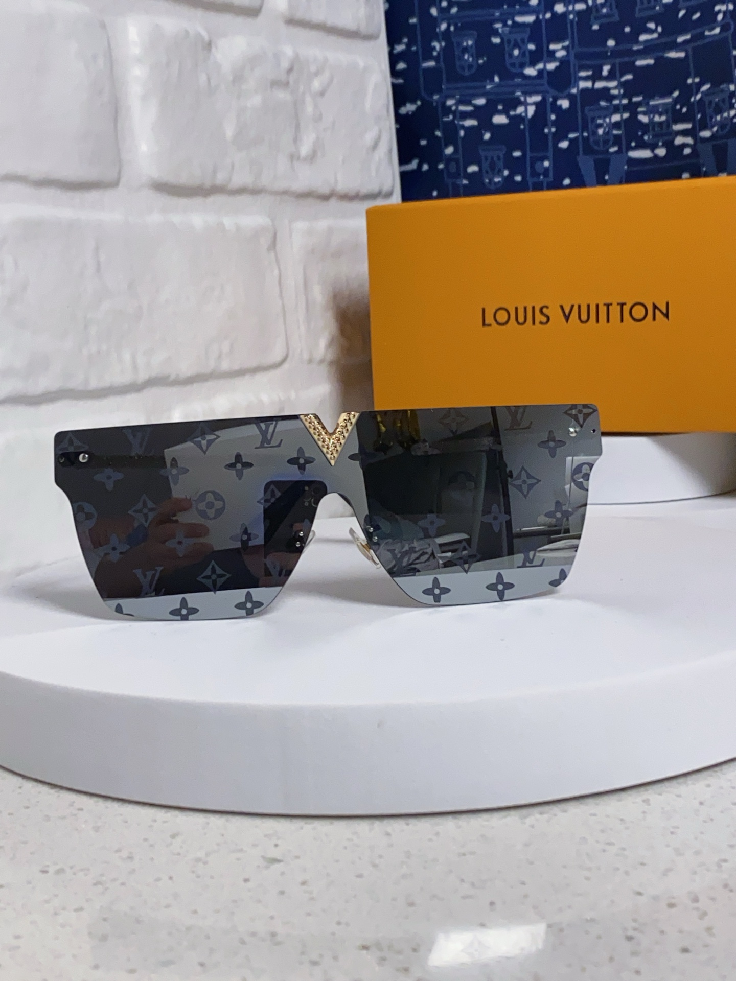 LV glasses-36