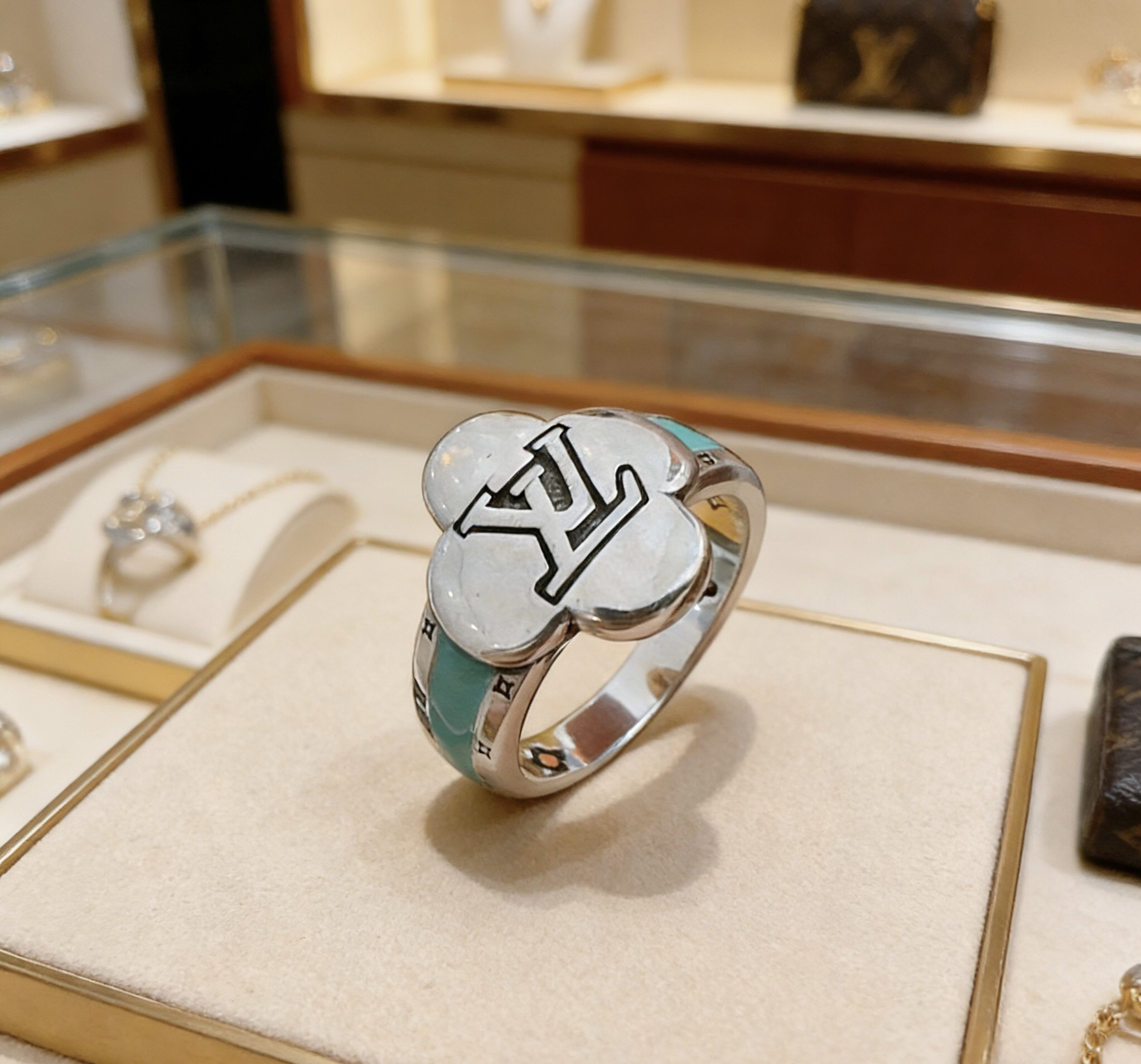 LV ring-5