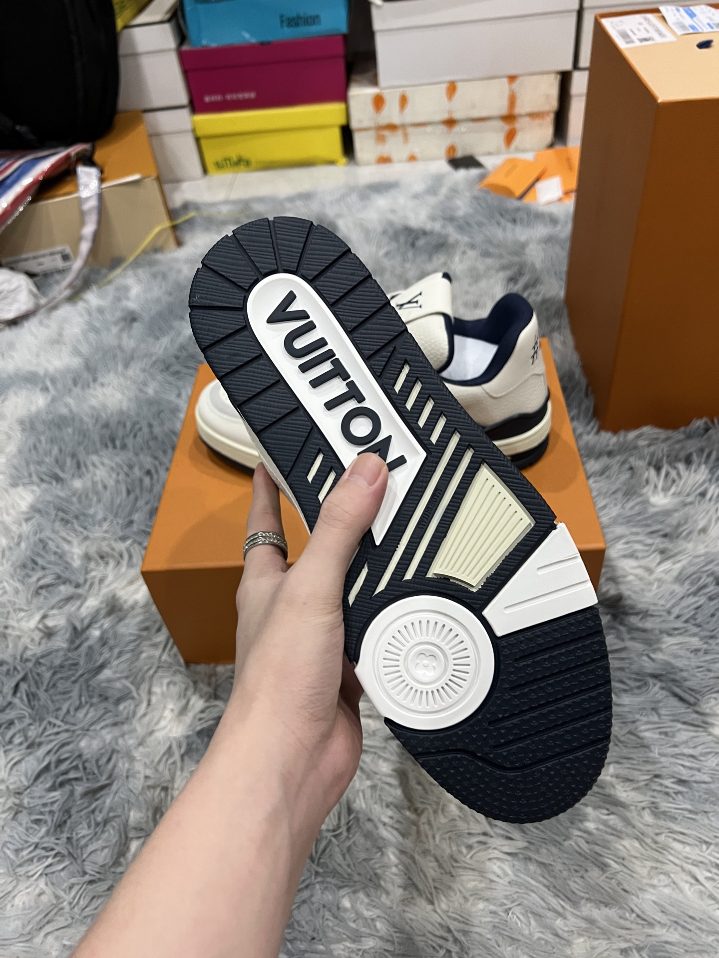 Lv Sneakers-75