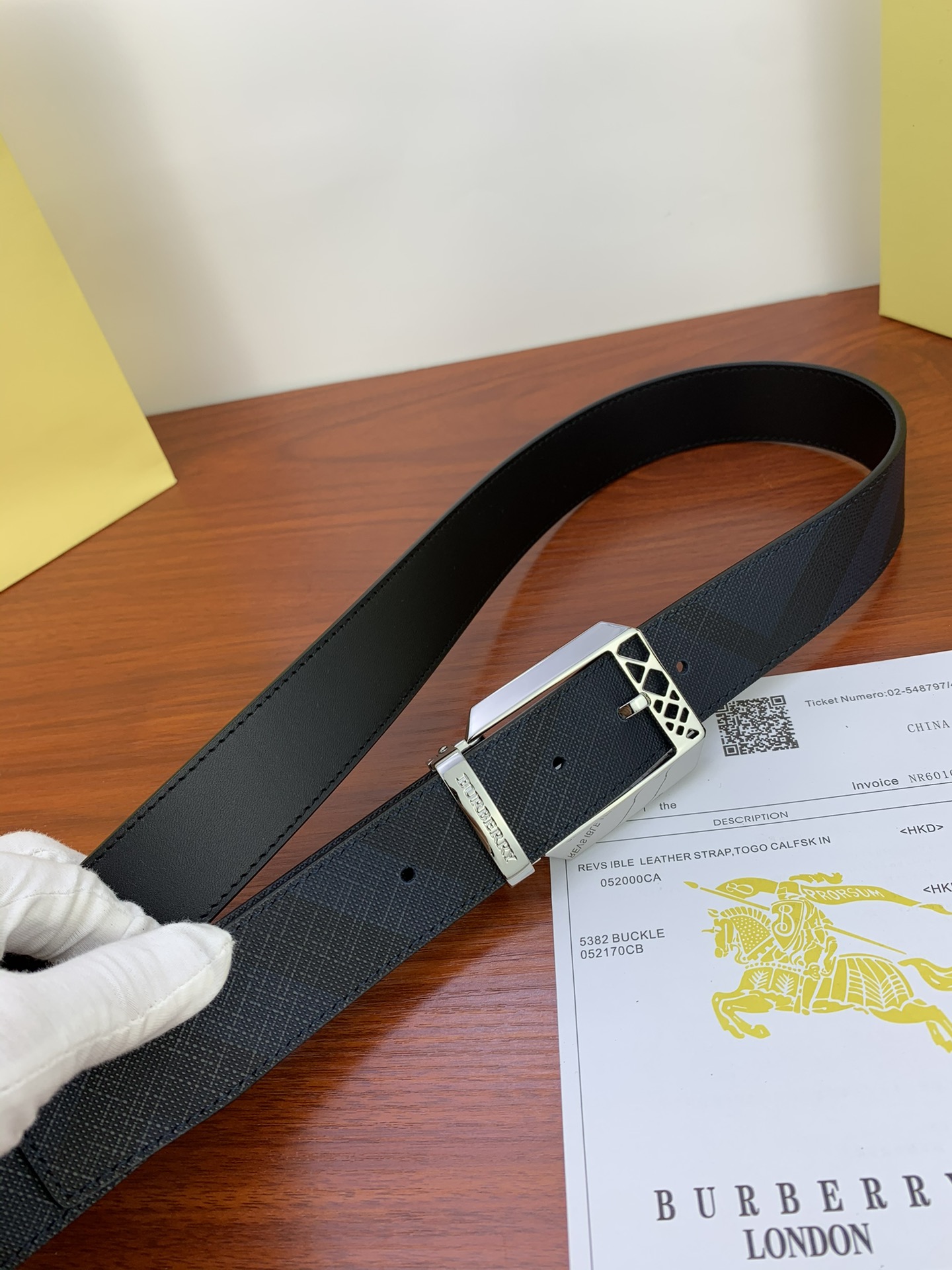 Burberry belt-116