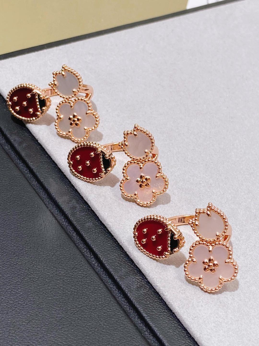 Van Cleef & Arpels ring-32