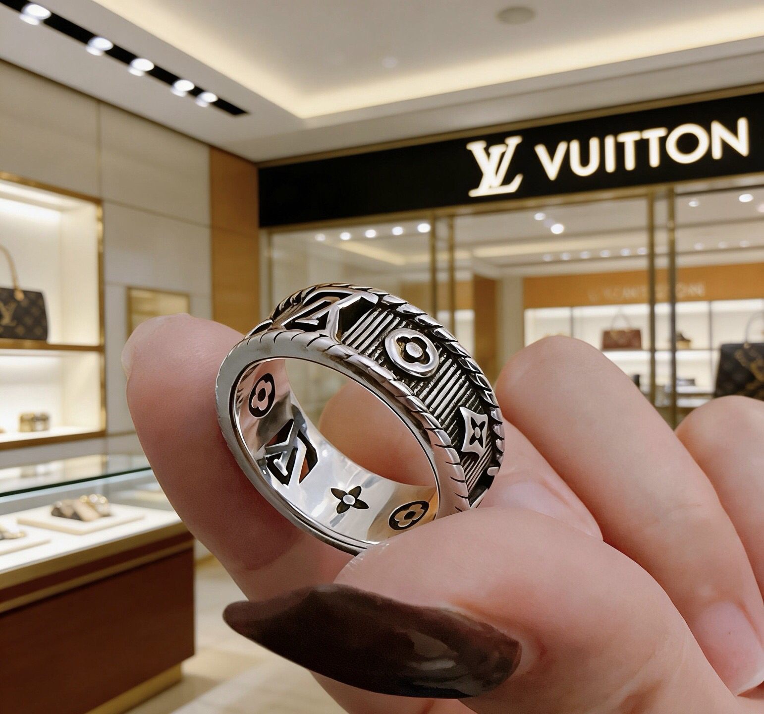 LV ring-6