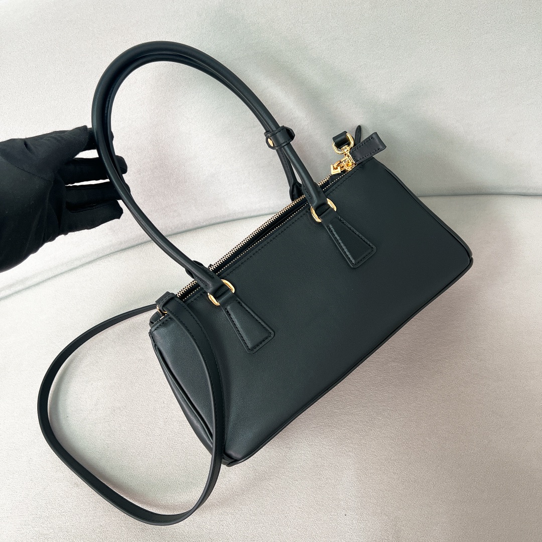 Prada Hot New Product-5