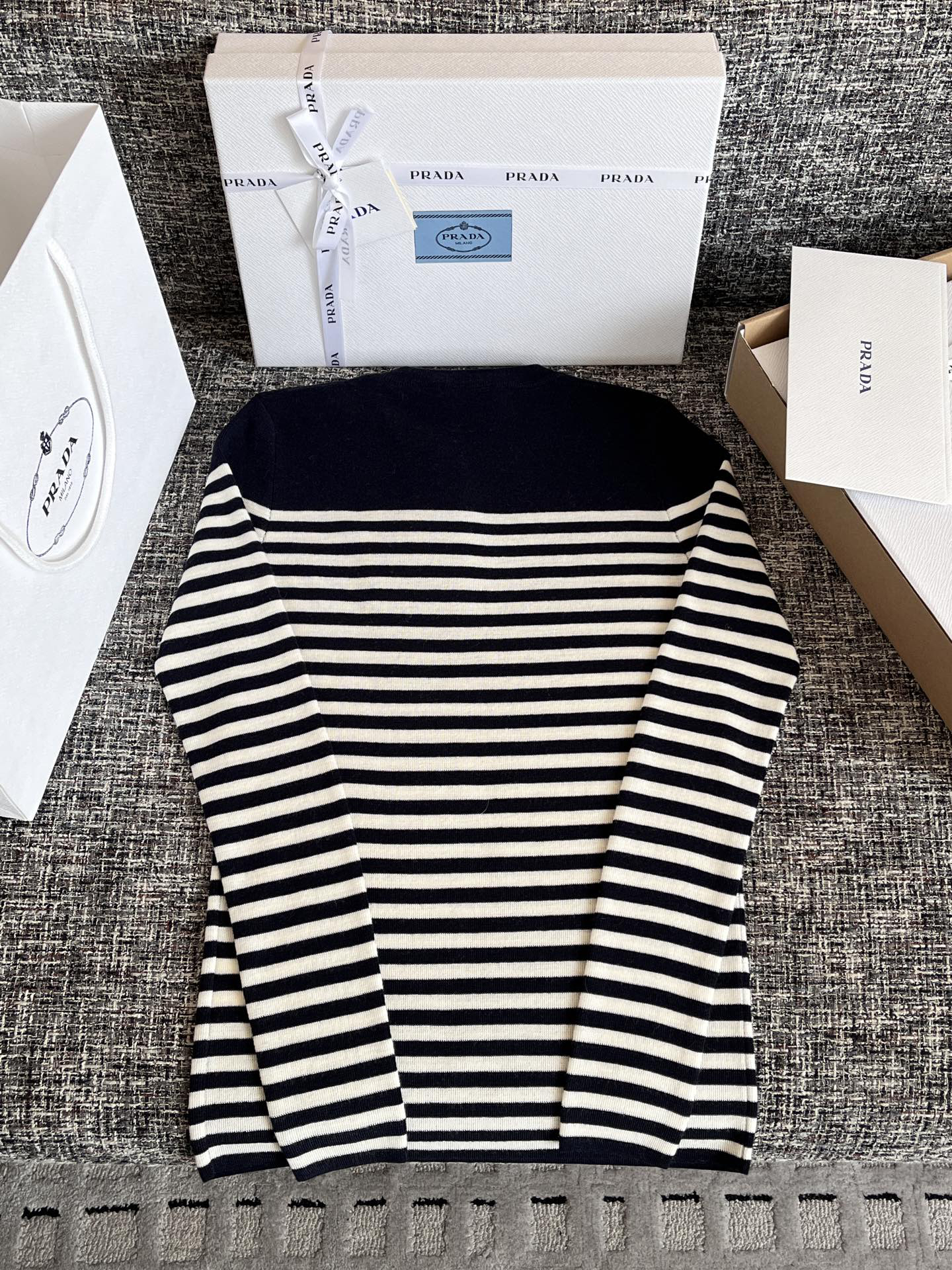 Prada Clothing-254