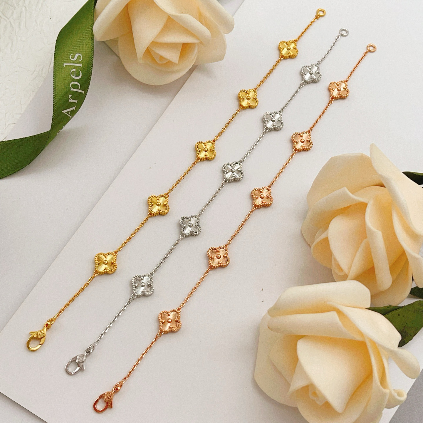 Van Cleef & Arpels Bracelet-92