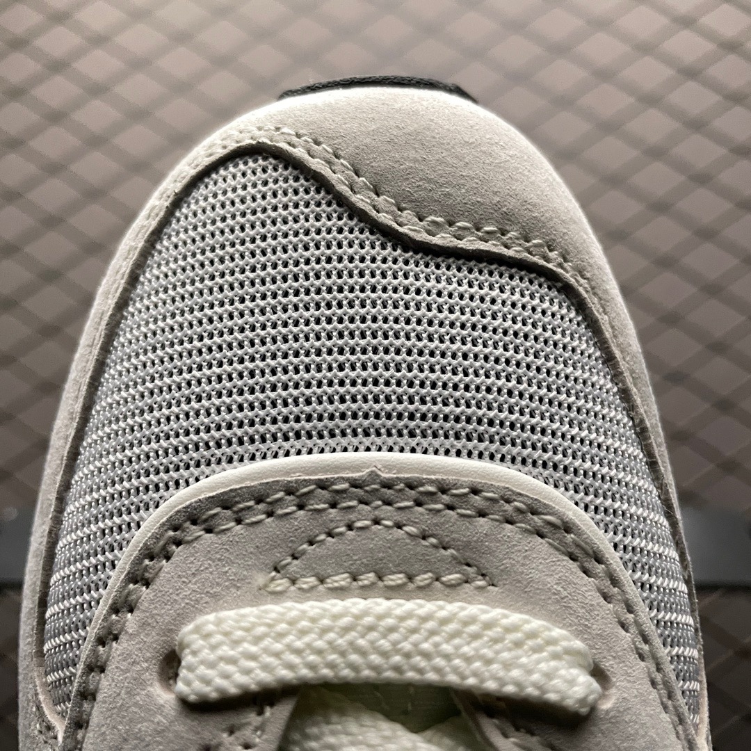 New Balance Sneakers-99