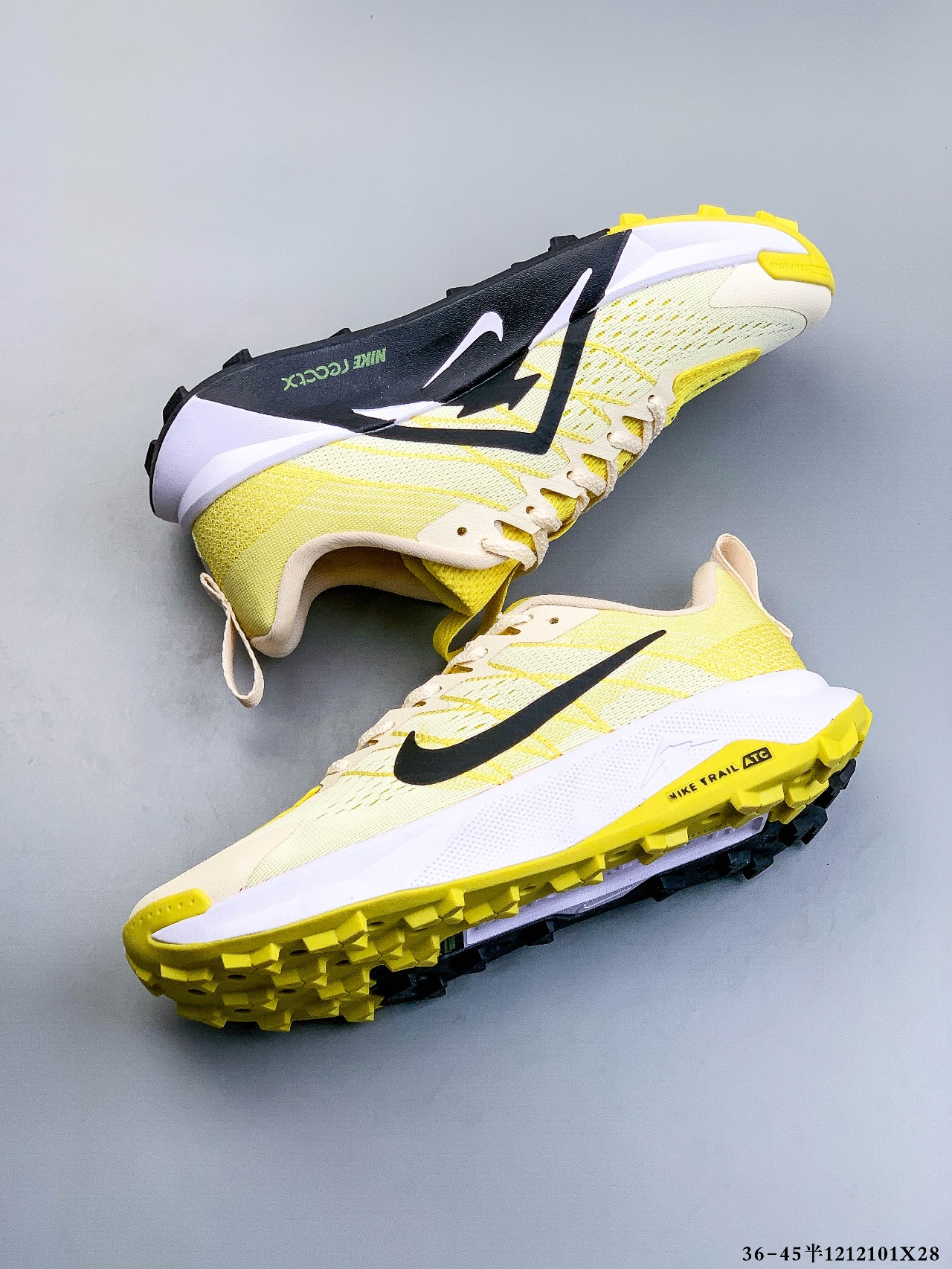Nike Sneakers-300