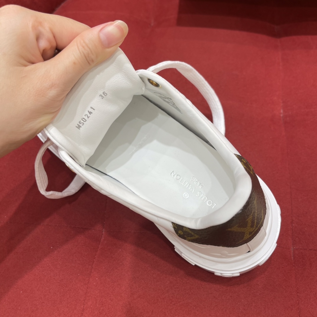 Lv Sneakers-102
