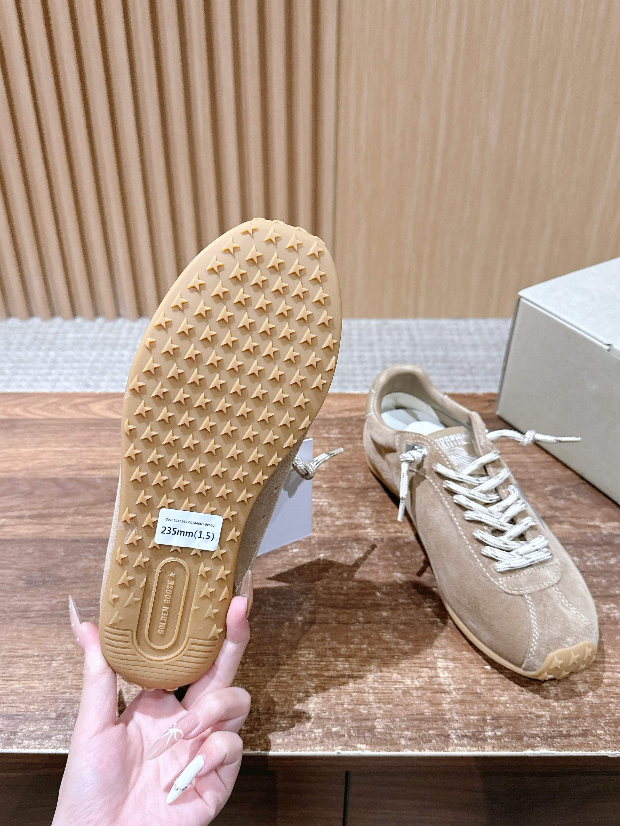 Golden Goose Sneakers-52