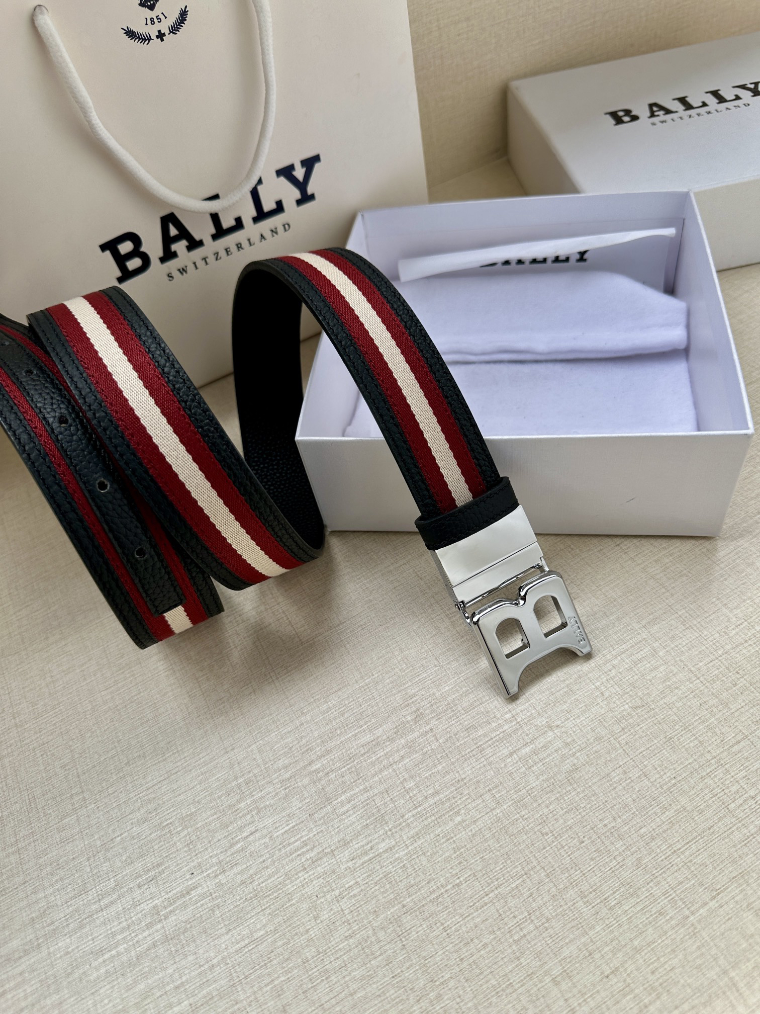 Burberry belt-77